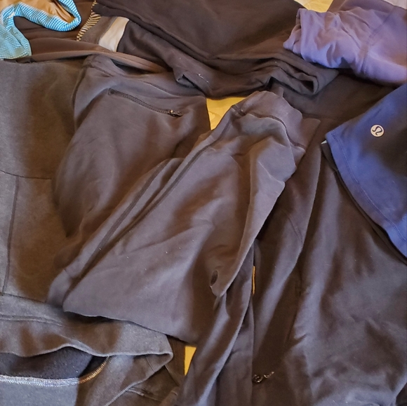 Lululemon Lot - Picture 2 of 5